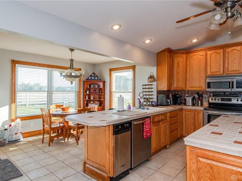 5782 Whispering Wind Drive, Springfield, OH 45504 Photo 14