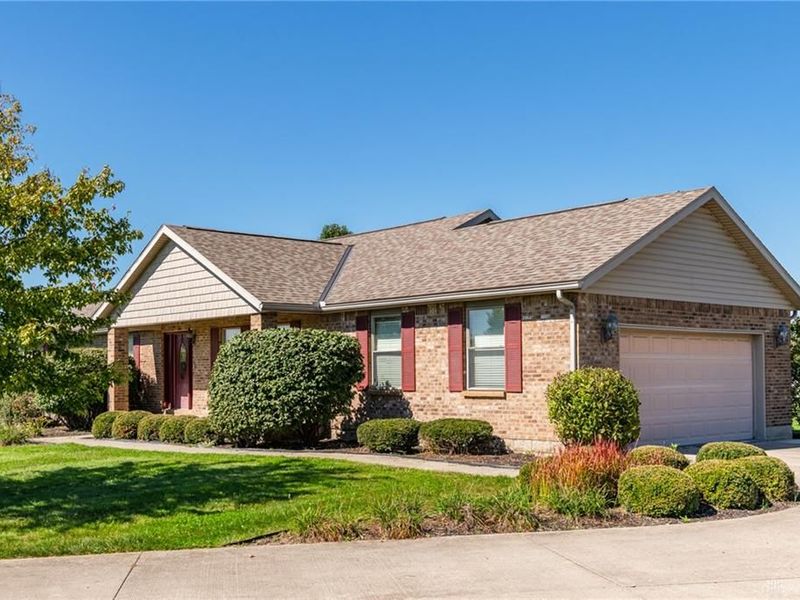 5782 Whispering Wind Drive, Springfield, OH 45504 Photo 5