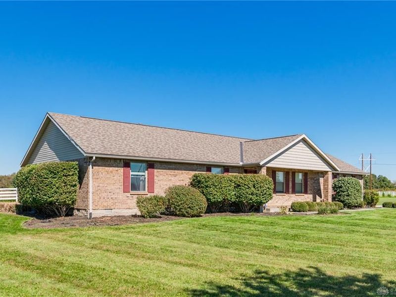 5782 Whispering Wind Drive, Springfield, OH 45504 Photo 6