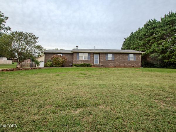 1194 Rawhide Tr, Lenoir City, TN 37772