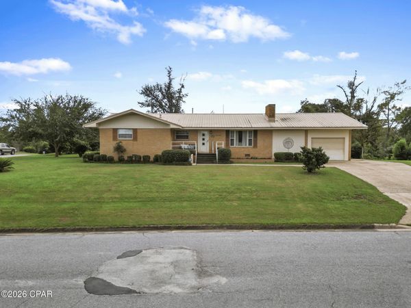 4505 Davis Street , Marianna, FL 32446