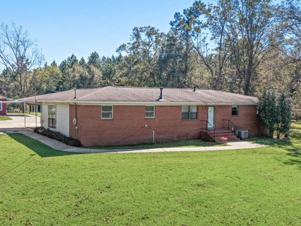 3395 Ontario Road , Marianna, FL 32448