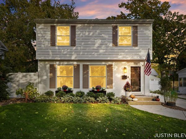 714 Rosewood Avenue SE, East Grand Rapids, MI 49506