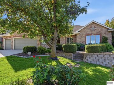 18235 C Street, Omaha, NE 68130