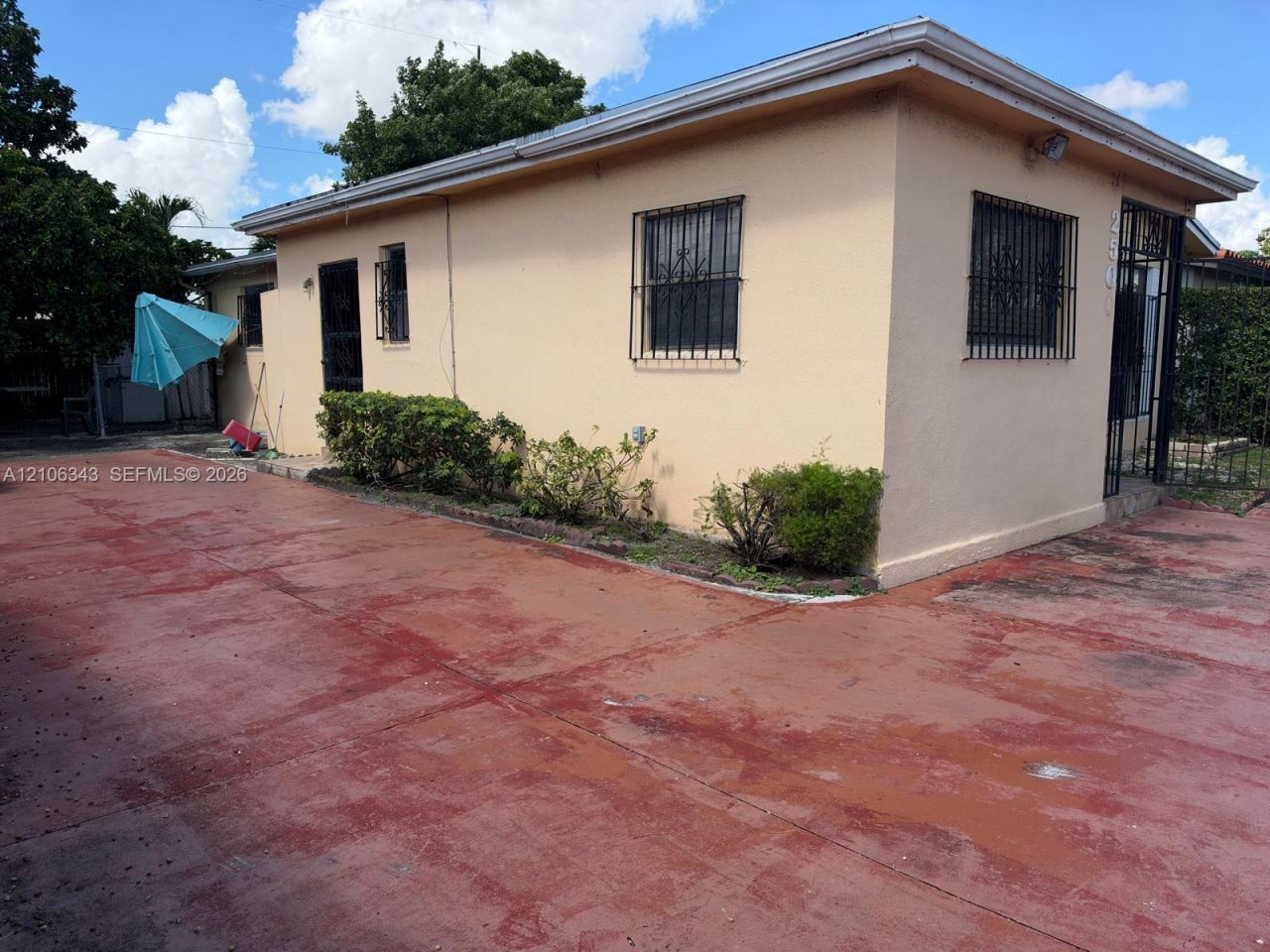 2500 W 8th Ln, Hialeah, FL 33010 Photo