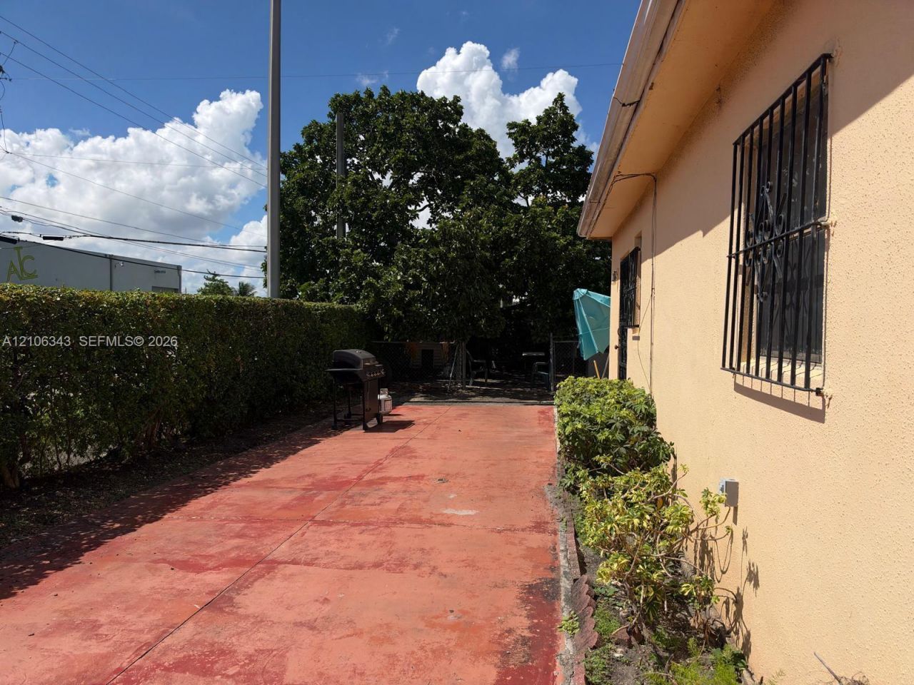 2500 W 8th Ln, Hialeah, FL 33010 Photo