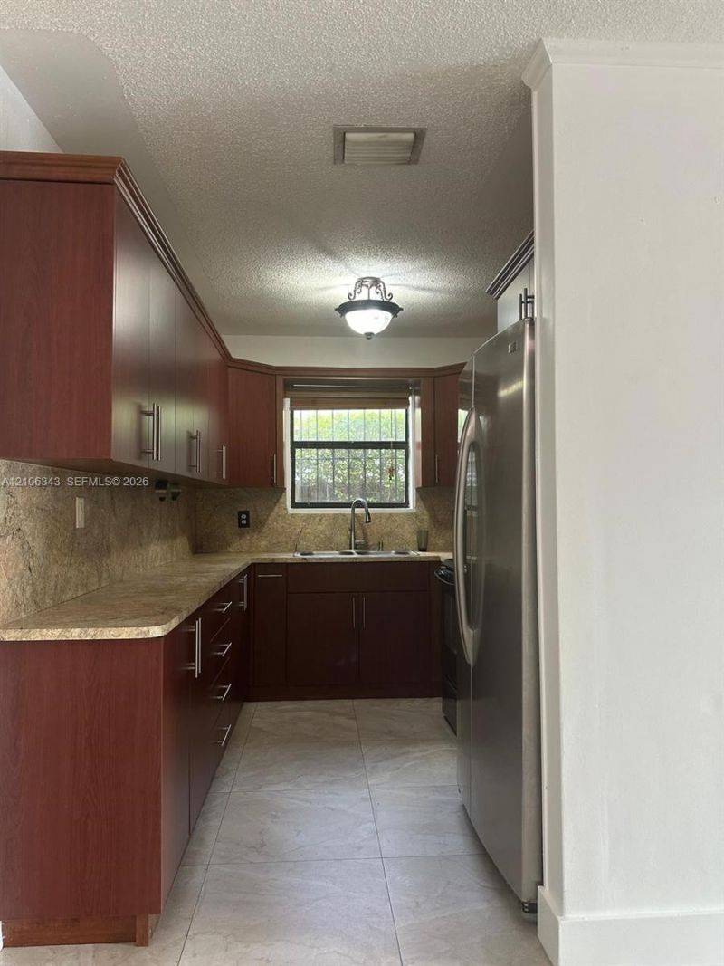 2500 W 8th Ln, Hialeah, FL 33010 Photo