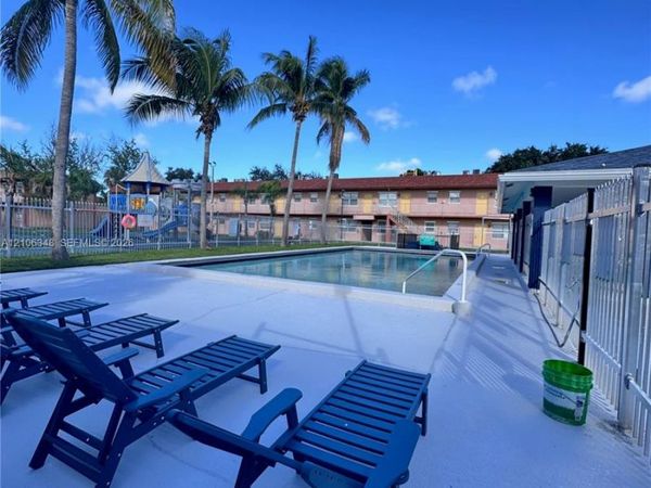 101 NE 41st St , Unit A8, Oakland Park, FL 33334