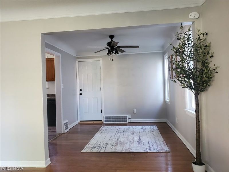 464 E 250th Street, Euclid, OH 44132 Photo 11