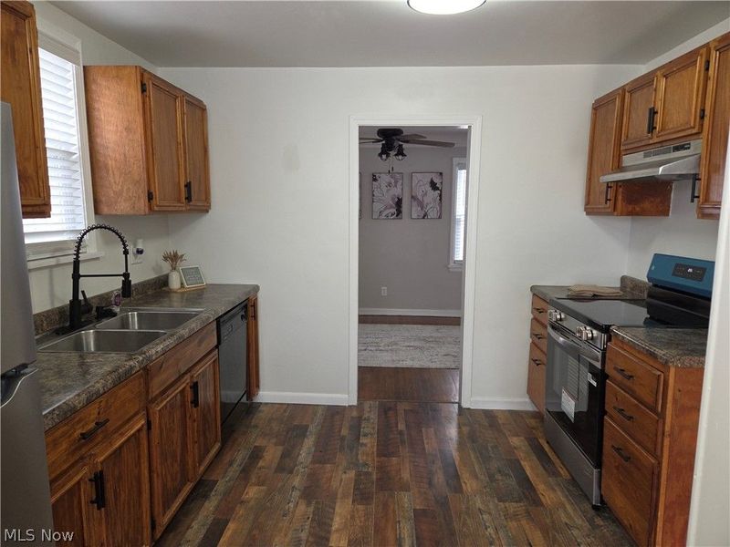 464 E 250th Street, Euclid, OH 44132 Photo 14