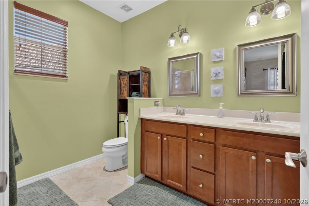 615 SW Glen Crest Way , Stuart, FL 34997 Photo
