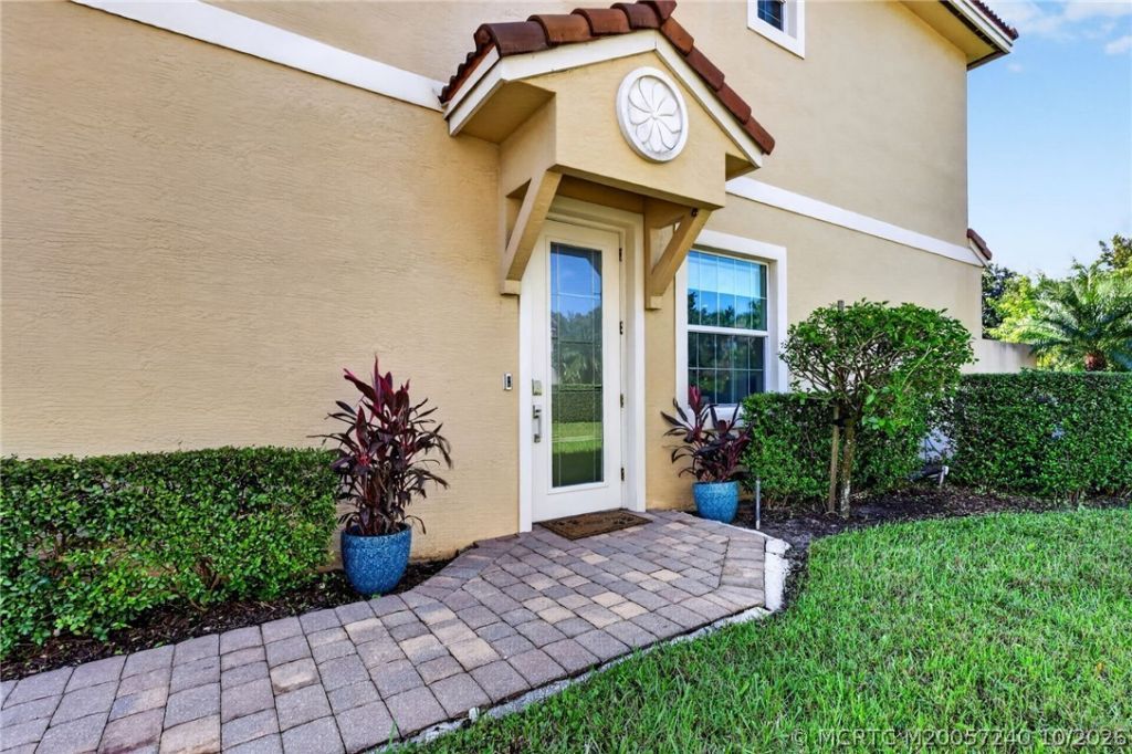 615 SW Glen Crest Way , Stuart, FL 34997 Photo