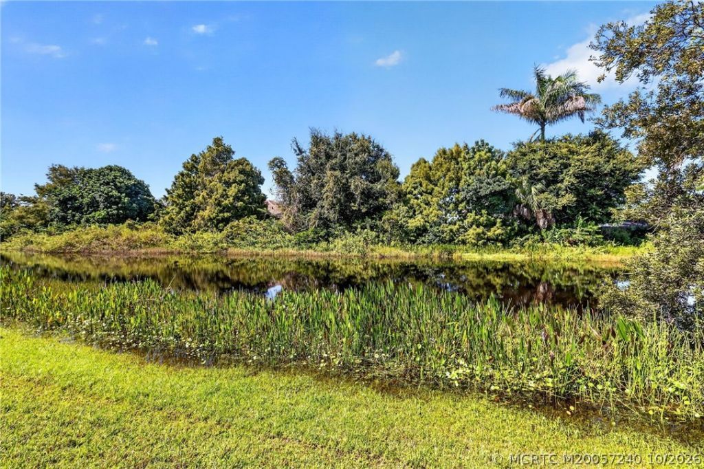 615 SW Glen Crest Way , Stuart, FL 34997 Photo