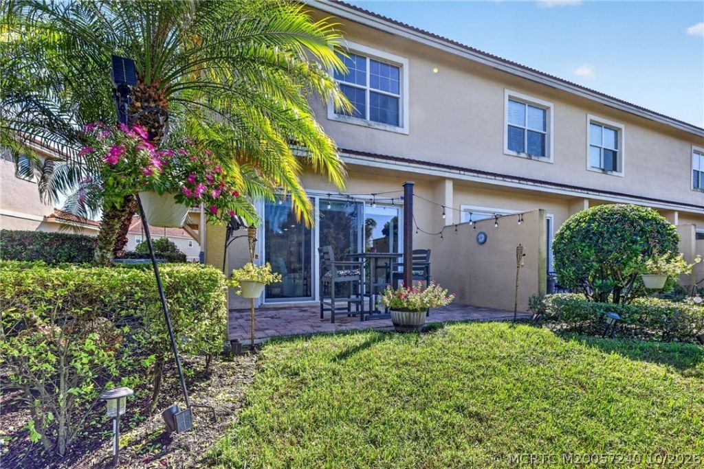615 SW Glen Crest Way , Stuart, FL 34997 Photo