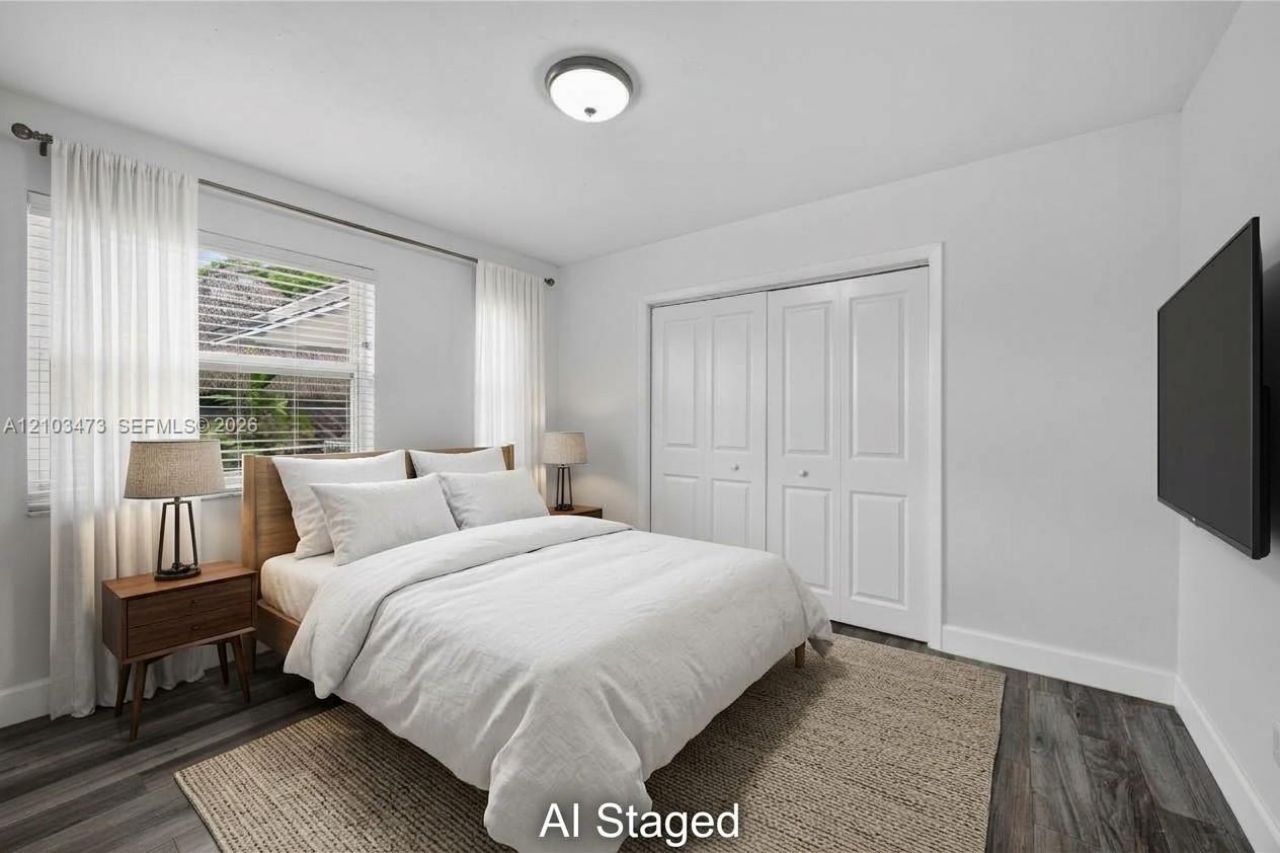 7353 SW 23rd St , Unit Front, Miami, FL 33155 Photo