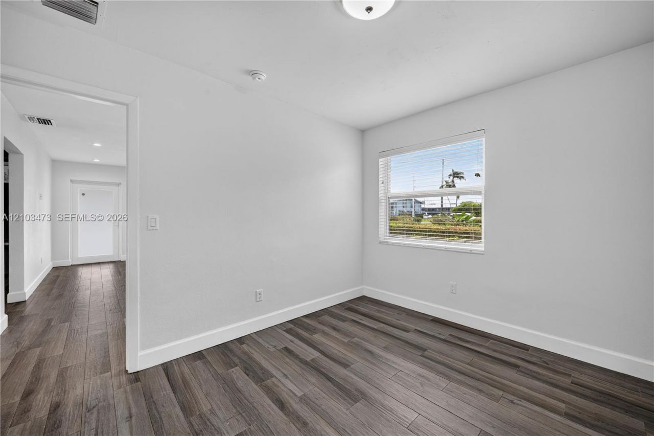 7353 SW 23rd St , Unit Front, Miami, FL 33155 Photo