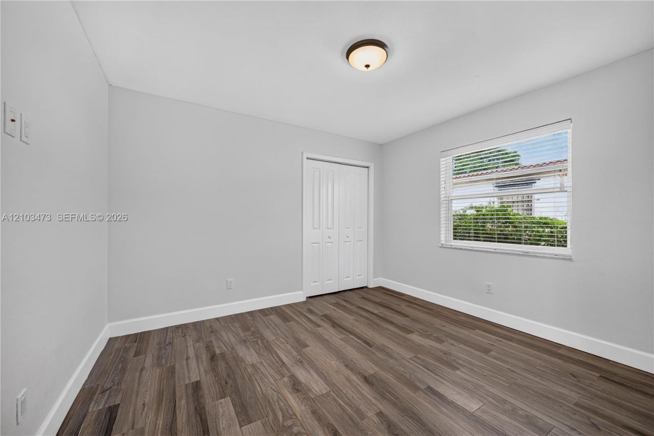 7353 SW 23rd St , Unit Front, Miami, FL 33155 Photo