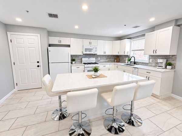 1 Mall Street, Unit 2, Lynn, MA 01905