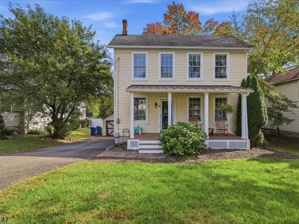 28 East St, Clinton, NJ 08801