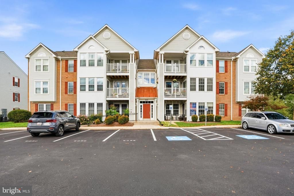 905 BLUE LEAF, FREDERICK, MD 21701