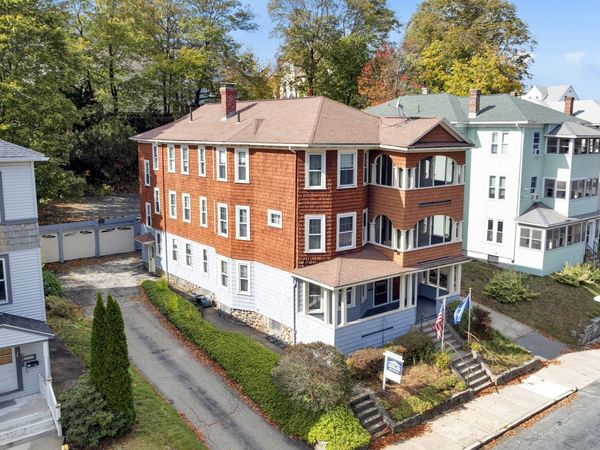 28 Crystal St, Worcester, MA 01603
