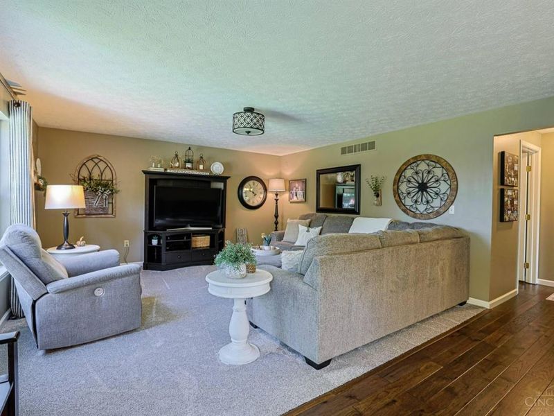 77 Sycamore Glen Drive, Union Township, OH 45177 Photo 11