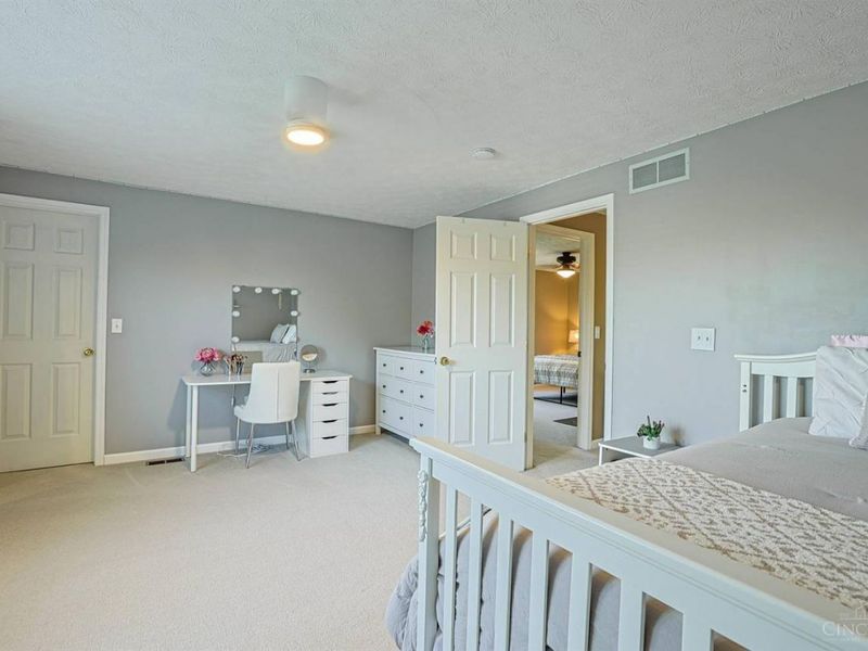 77 Sycamore Glen Drive, Union Township, OH 45177 Photo 32