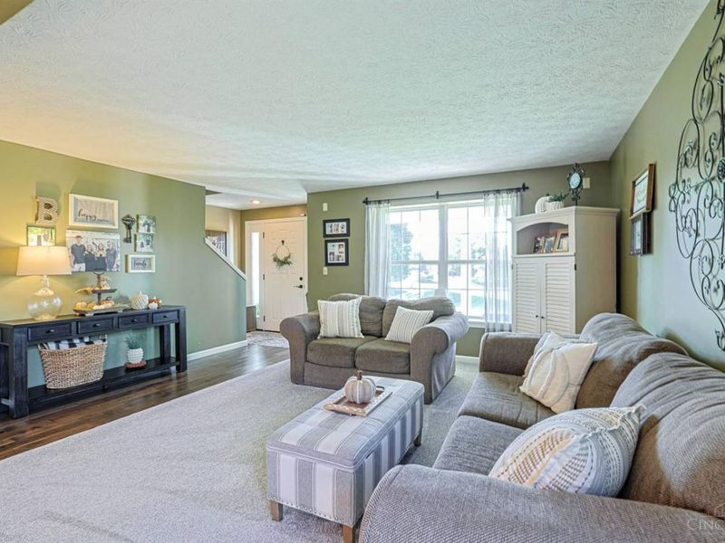 77 Sycamore Glen Drive, Union Township, OH 45177 Photo 9