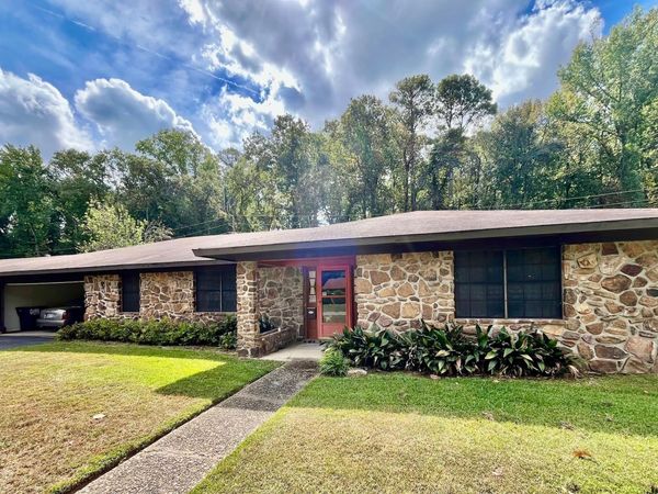 2004 Wellington Drive, Pine Bluff, AR 71603