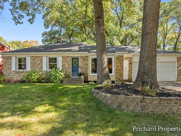 4762 Marshall Avenue SE, Kentwood, MI 49508