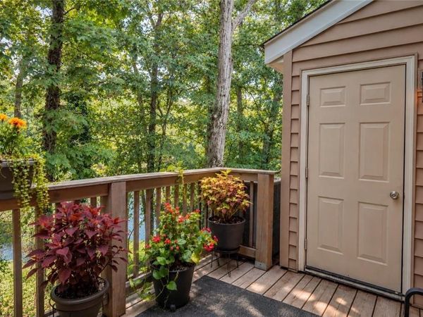 305 Quail Run, Roswell, GA 30076