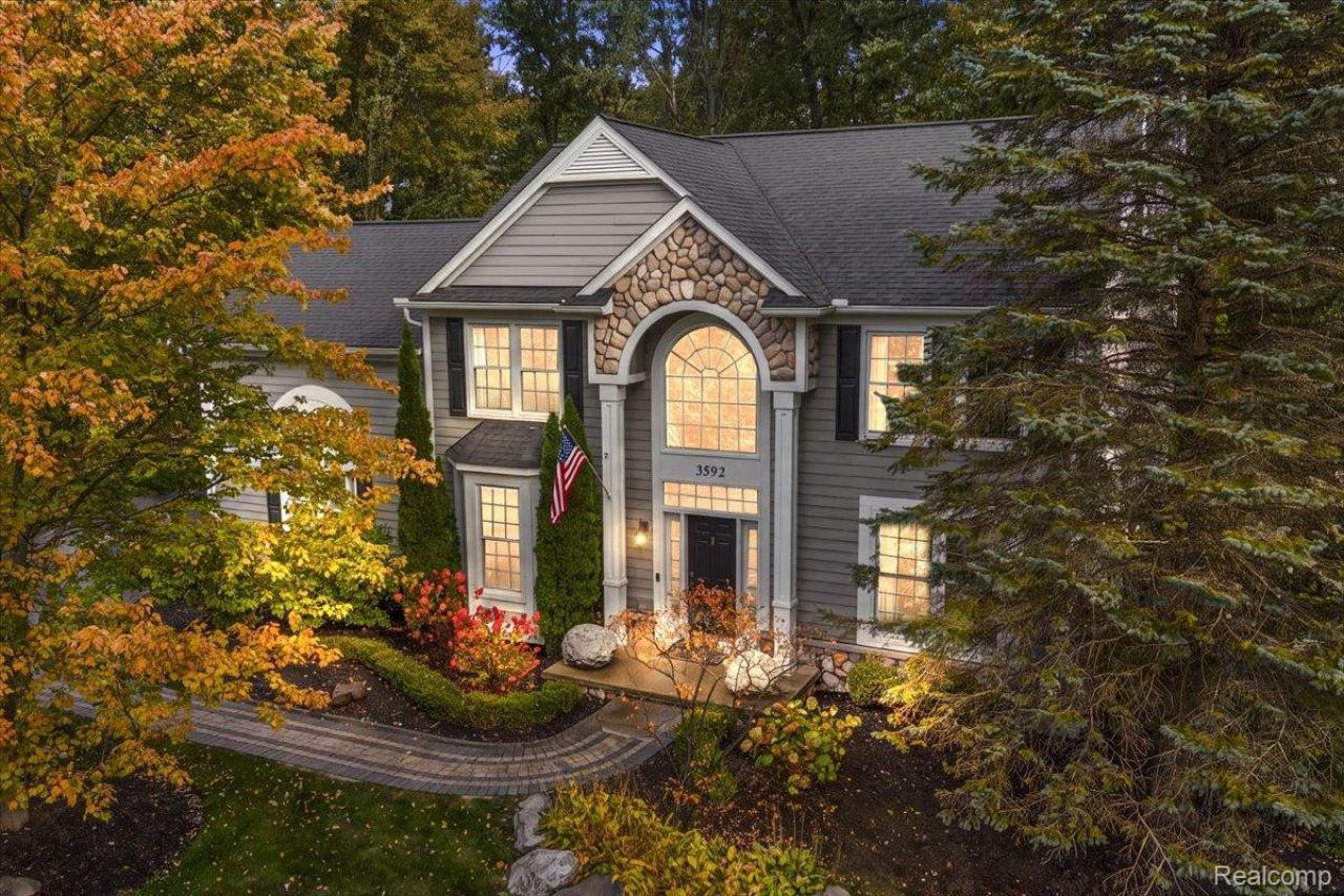 3592 Sunnyside Court, Oakland Township, Mi 48306 Main Photo