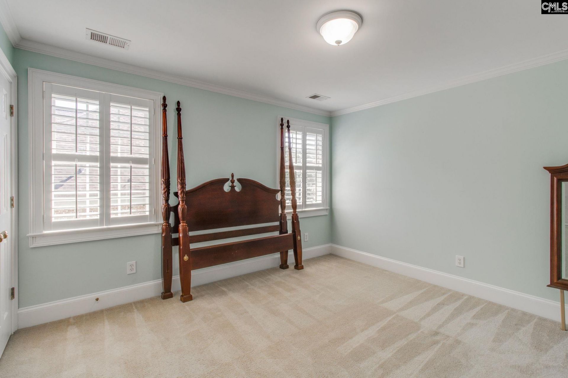700 Sparkleberry Lane  Photo 32