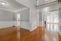 700 Sparkleberry Lane  photo 4