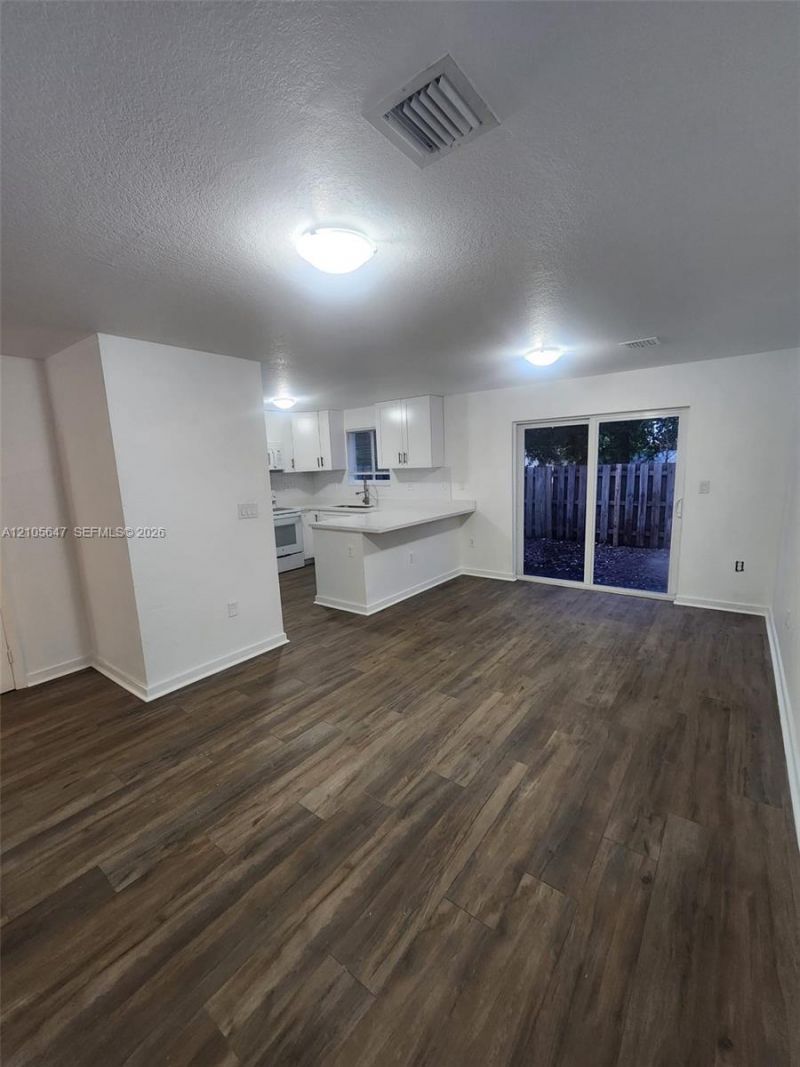 210 SW 3rd Ct , Florida City, FL 33034 Photo