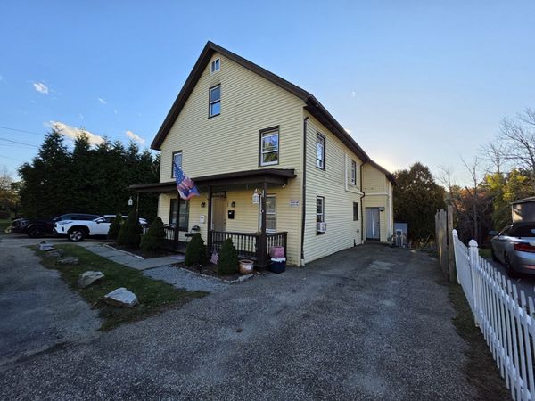 124 Pleasant St, Leicester, MA 01524