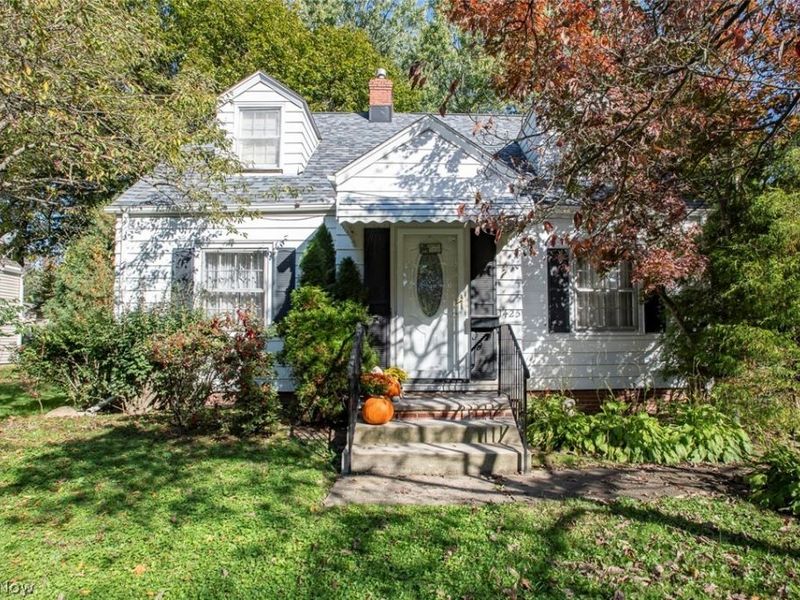 1425 Westvale Avenue, Akron, OH 44313 Photo 1