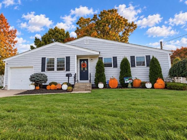22 5th Avenue , Farmingdale, NY 11735