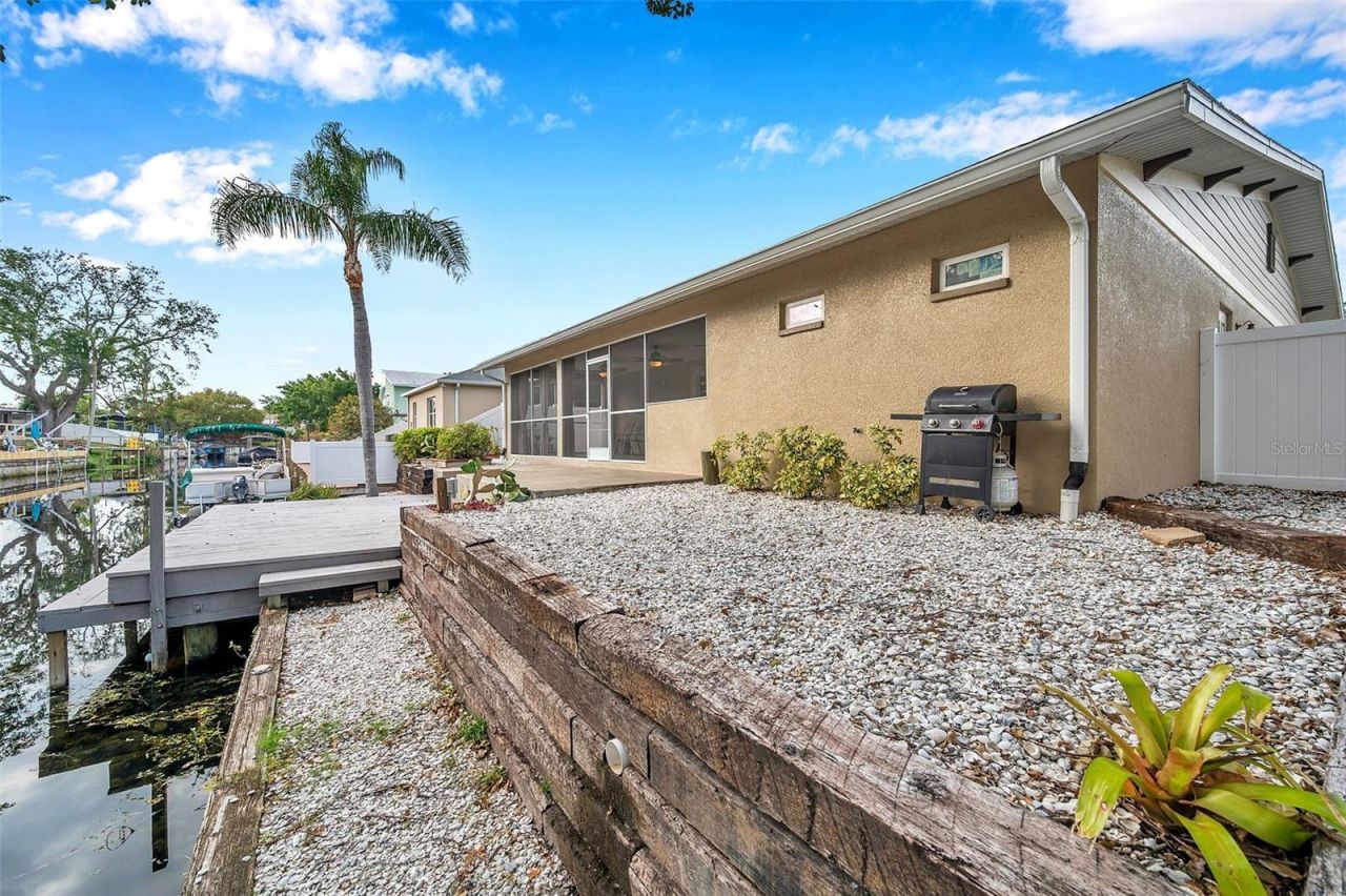 8 Citrus Drive, Palm Harbor, FL 34684 Photo