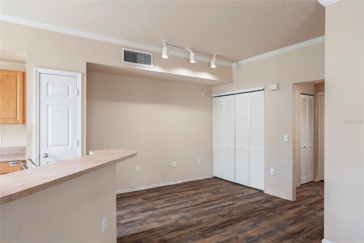 5550 Rosehill Road, Unit 102, Sarasota, FL 34233 Photo