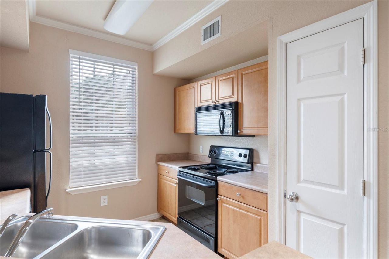 5550 Rosehill Road, Unit 102, Sarasota, FL 34233 Photo