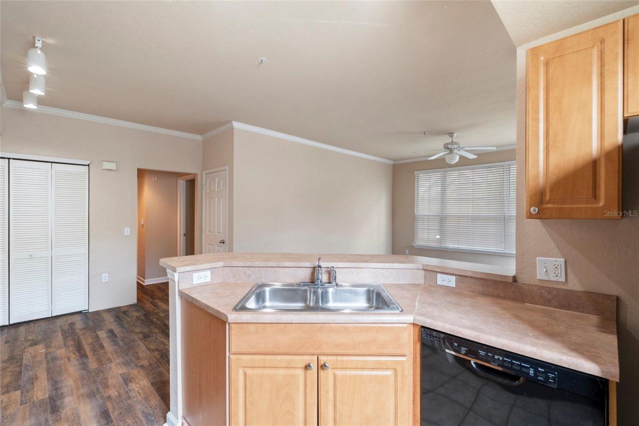 5550 Rosehill Road, Unit 102, Sarasota, FL 34233 Photo