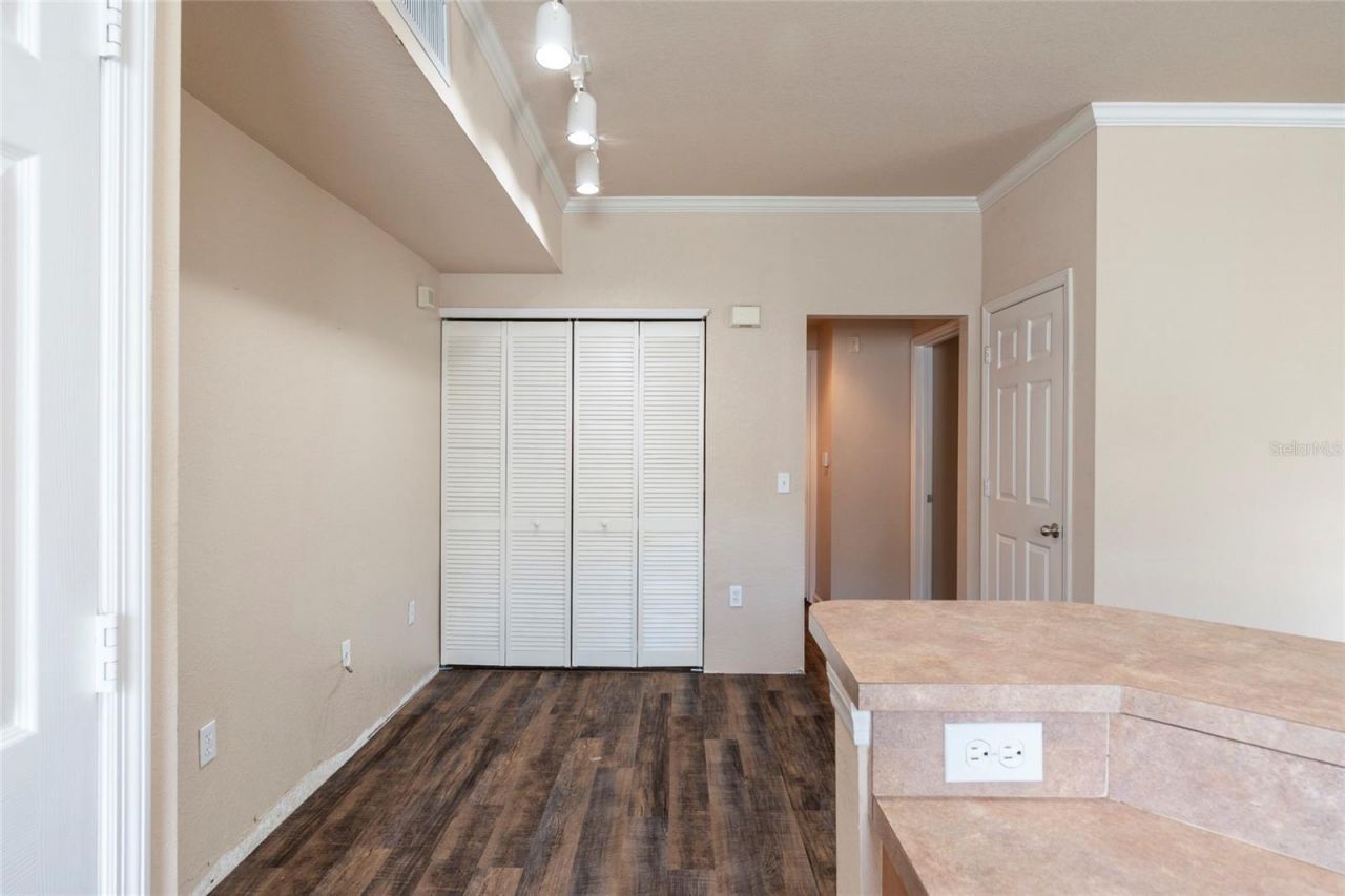 5550 Rosehill Road, Unit 102, Sarasota, FL 34233 Photo
