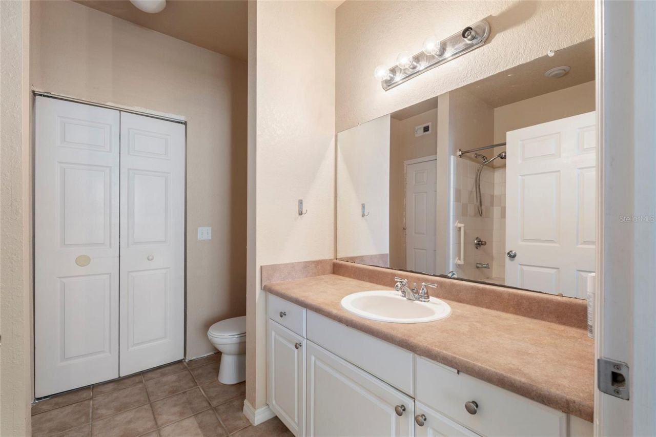 5550 Rosehill Road, Unit 102, Sarasota, FL 34233 Photo