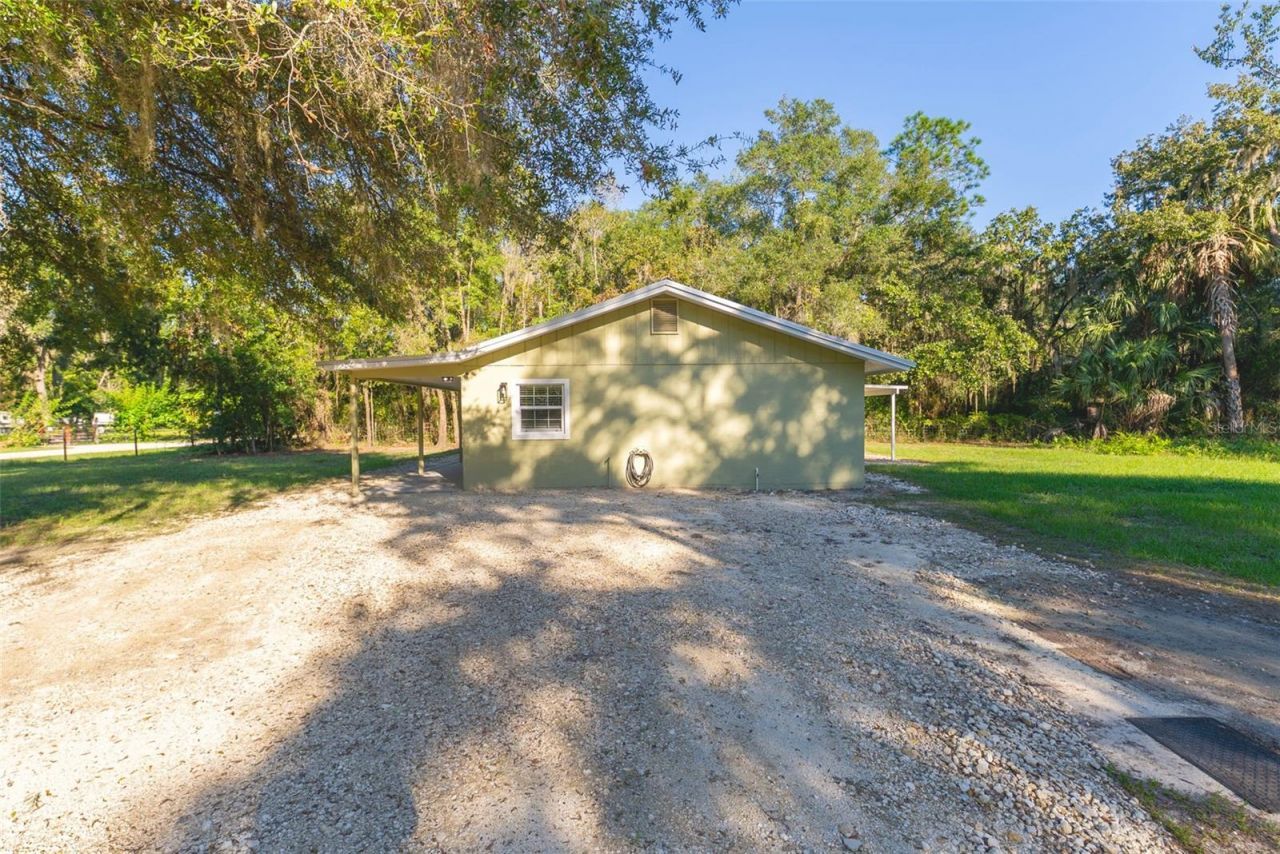 8030 SE 153rd Street , Inglis, FL 34449 Photo