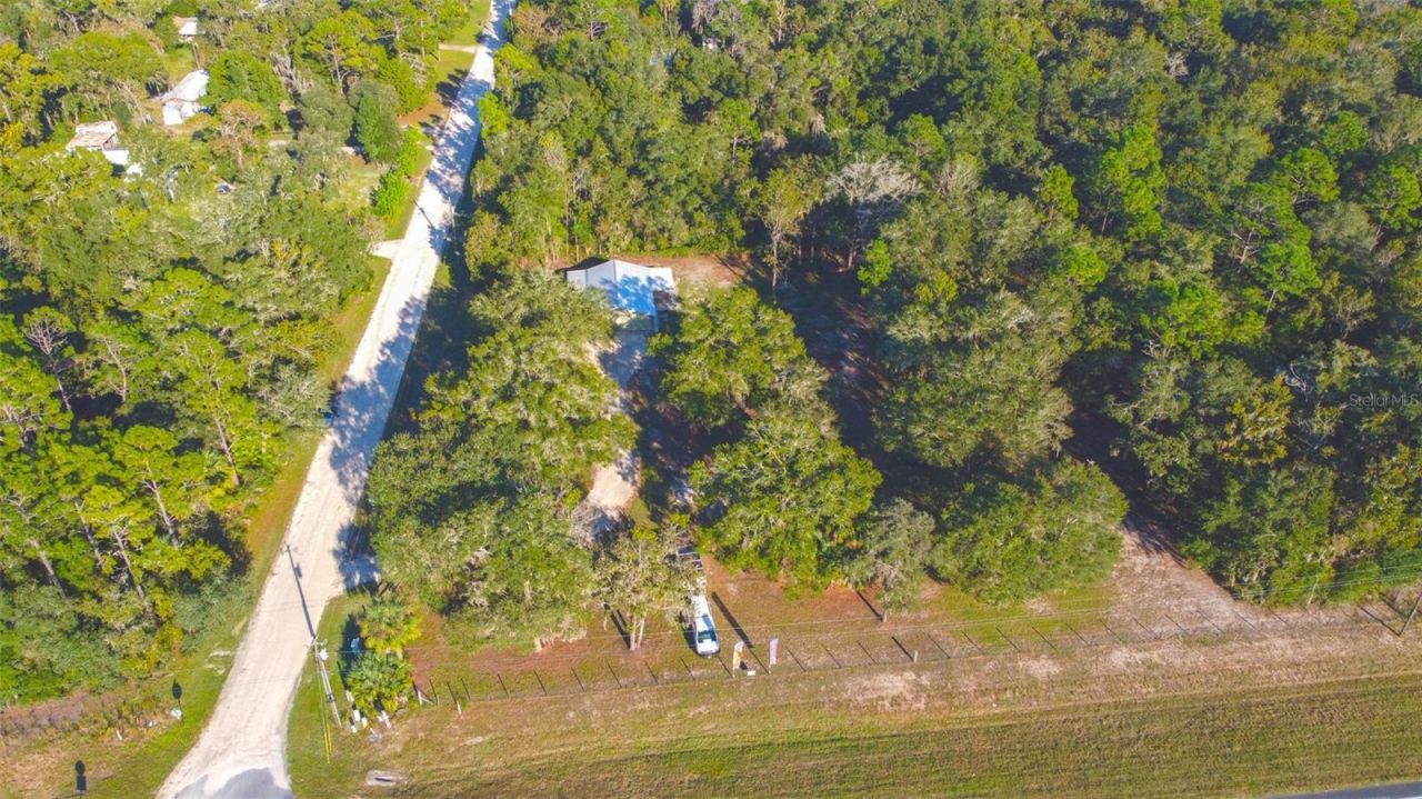 8030 SE 153rd Street , Inglis, FL 34449 Photo