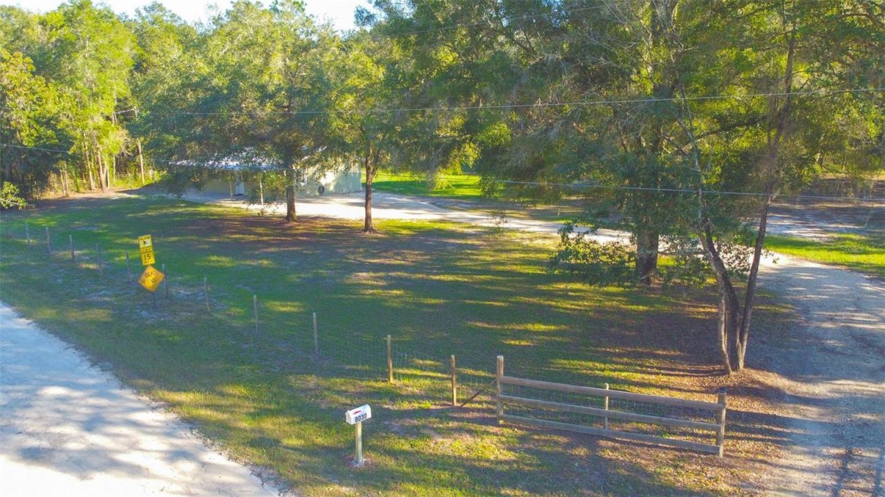 8030 SE 153rd Street , Inglis, FL 34449 Photo