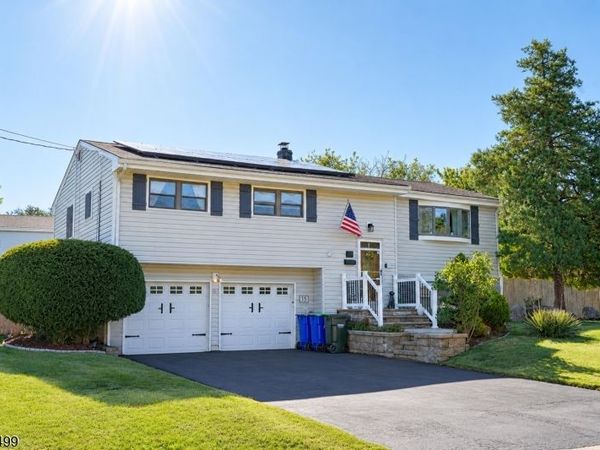15 Foxwood Dr, Franklin, NJ 08873
