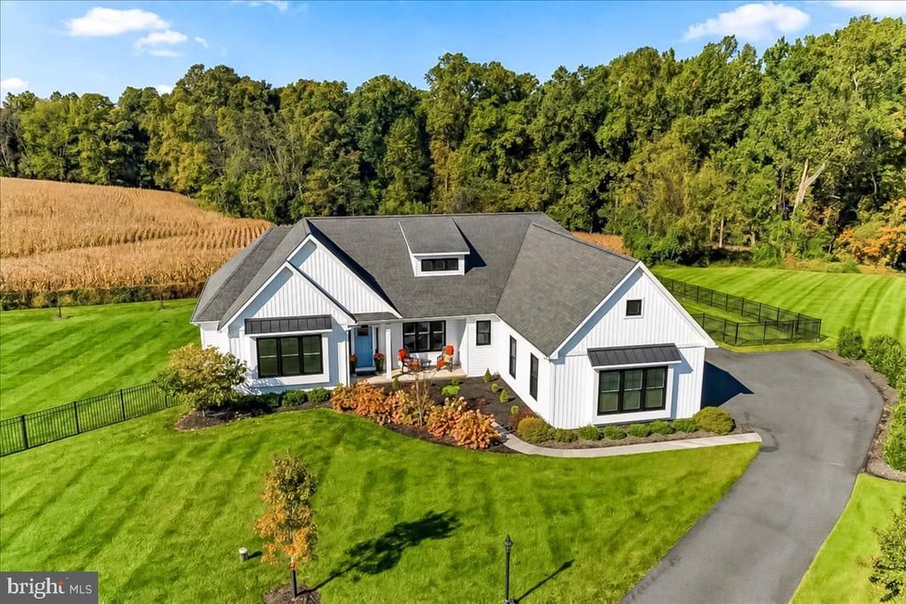 9 BENNETT DRIVE , LINCOLN UNIVERSITY, PA 19352