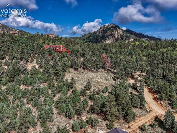 290 Earthsong Way, Manitou Springs, CO 80829